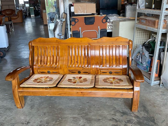 彰化二手貨中心(原線東路二手貨)--- 岀租首選3人木製沙發