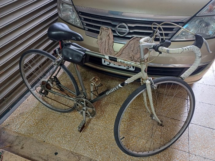 捷安特-老鋼管公路車-材質1207-得標只限自取-任何方式無法寄送-車子在台中市中西東南區都可-需先完成匯款程序再約面交-