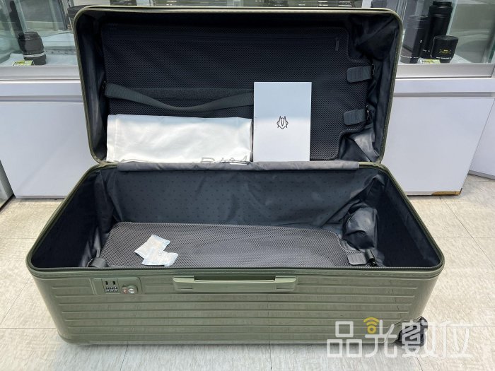 T*中様 【1回使用美品ラスト】Rimowa　Essencial trunkpl Men's Essential Trunk Plus luggage | RIMOWA | 24S