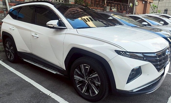 【高雄三民區可可車庫】售35萬 2024年HYUNDAI TUCSO 1.6L