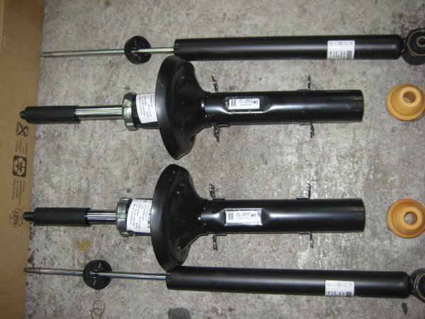 BENZ避震器 安裝W220 W221 W208 W209 W219 W218 W245 R171 R172 W163