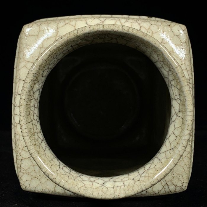 宋哥窯八卦紋琮式瓶，高23直徑10.5cm，200155 瓷器官窯汝窯【古雲