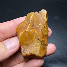 天然老料昌化田黃石原石重44克• 石種介紹昌化田黃石產自浙江昌化玉巖山