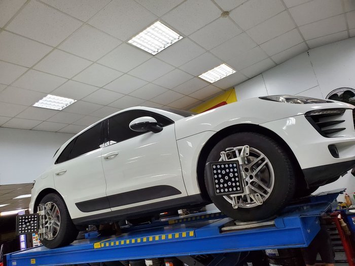 ~三重長鑫車業~原裝進口 KONI 1140 軟硬可調避震 搭配 H&R 短彈簧 保時捷 MACAN 實裝圖