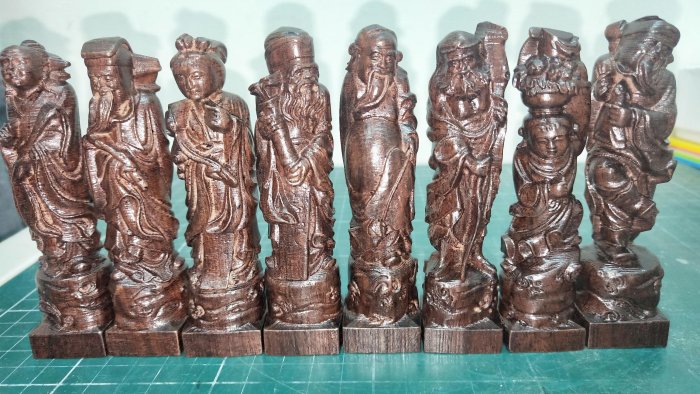 木雕八仙擺件，單只尺寸約2.5cmx2.5cmx10.5cm（八件一組