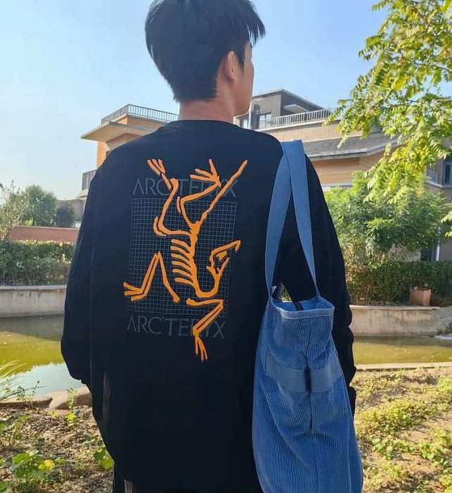 SaNDoN x『Arcteryx』始祖鳥24年秋季限定酒紅印花設計寬鬆長袖TEE
