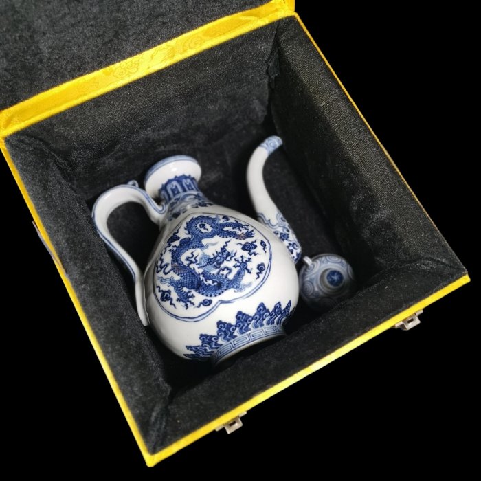 E*T様 中国陶器　青花　雲龍紋　壺　花瓶 E*T様 中国陶器 青花 雲龍紋 壺 花瓶