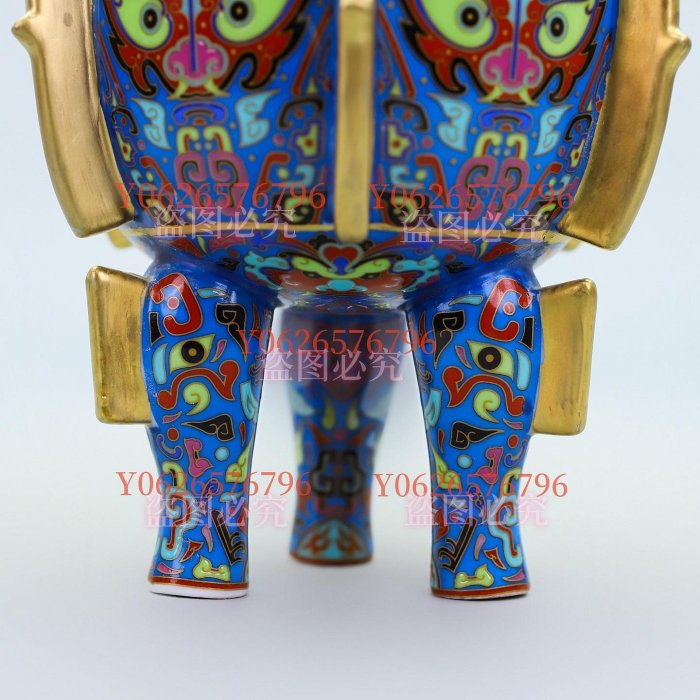 珍藏粉彩瓷器三足鼎高度:15cm，寬度:12cm，重量:420克??:56 古玩收藏老 