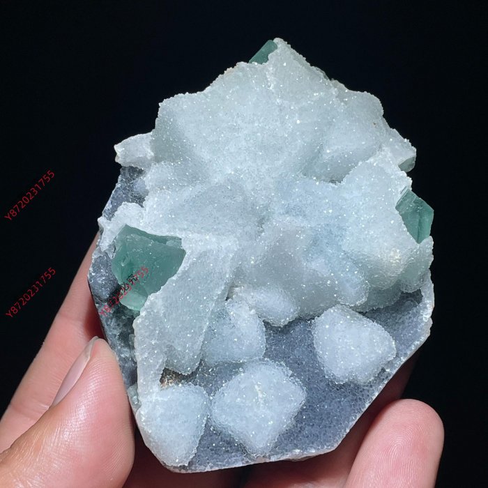二手】浙江螢石砂糖標本，八面體螢石晶體，帶綠螢石共生，重量181g