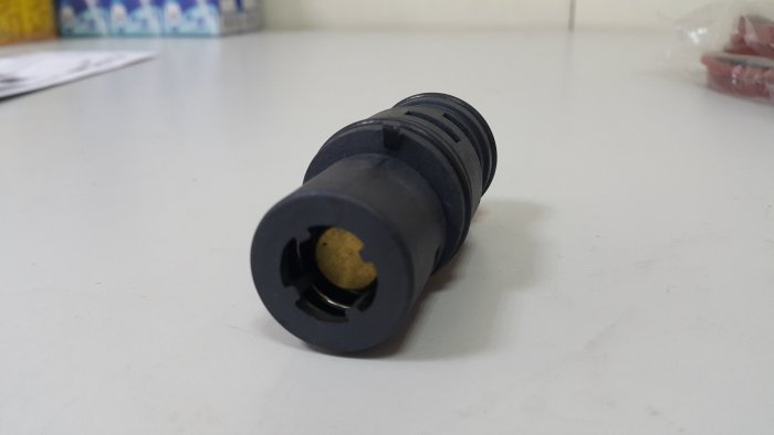 BMW X3 E83 2004-2006 (80度) 節溫器(裝在副水桶裡面的) 水箱節溫器