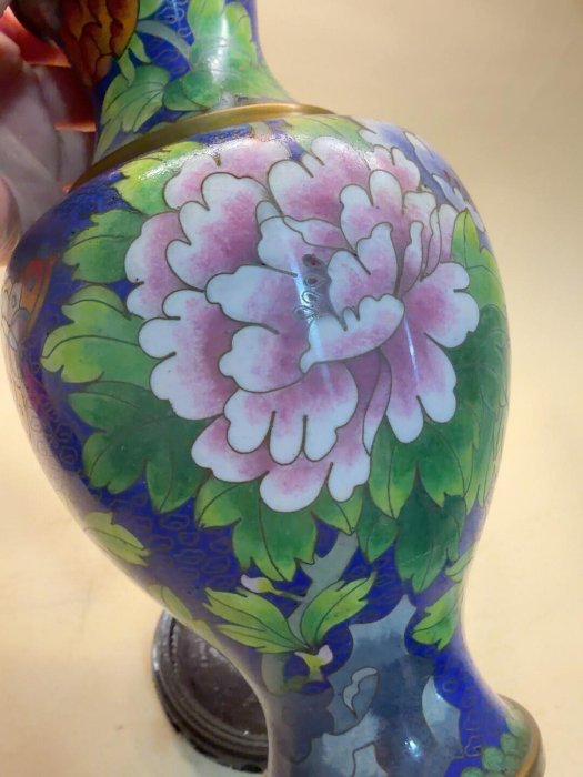 嚴選景泰藍花瓶銅胎掐絲琺瑯工藝藍地花卉木底座美器口徑7cm 約24公分