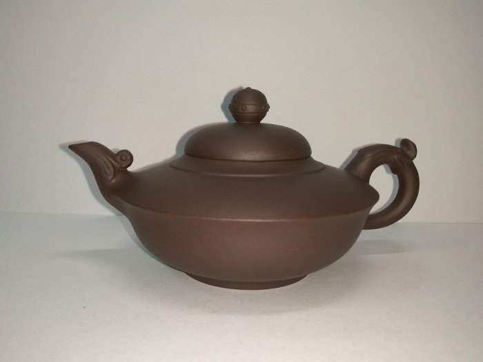 江建祥紫砂壺 紫砂壶拍卖｜江建翔制《陈韵芳露壶》拍出195万万元