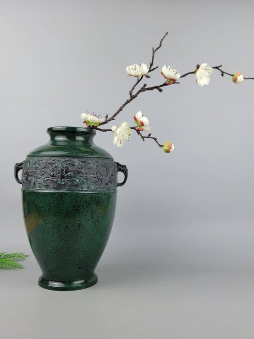 嚴選日本高岡銅器饕餮紋高浮雕鑄銅花瓶，原盒保存，適合插花擺設於雅居