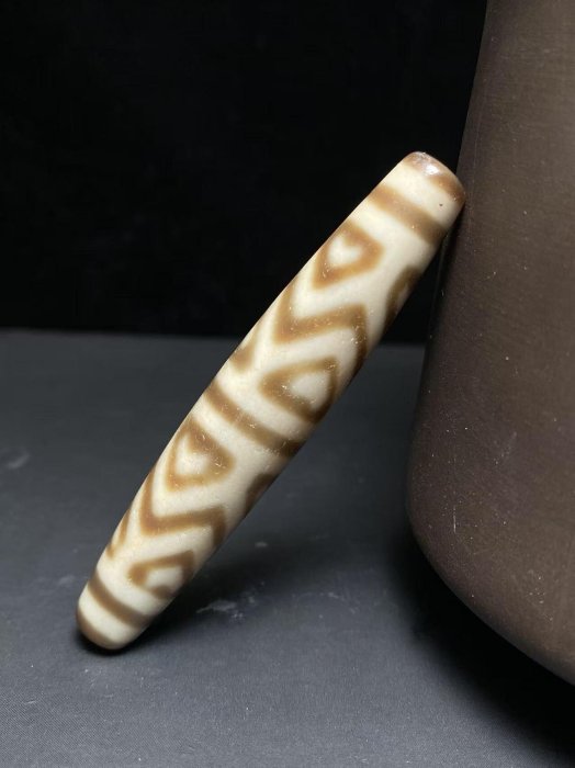 西藏至純老天珠稀有灰皮老料瑪瑙特殊圖騰金剛虎牙十二眼天珠吊墜【尺寸
