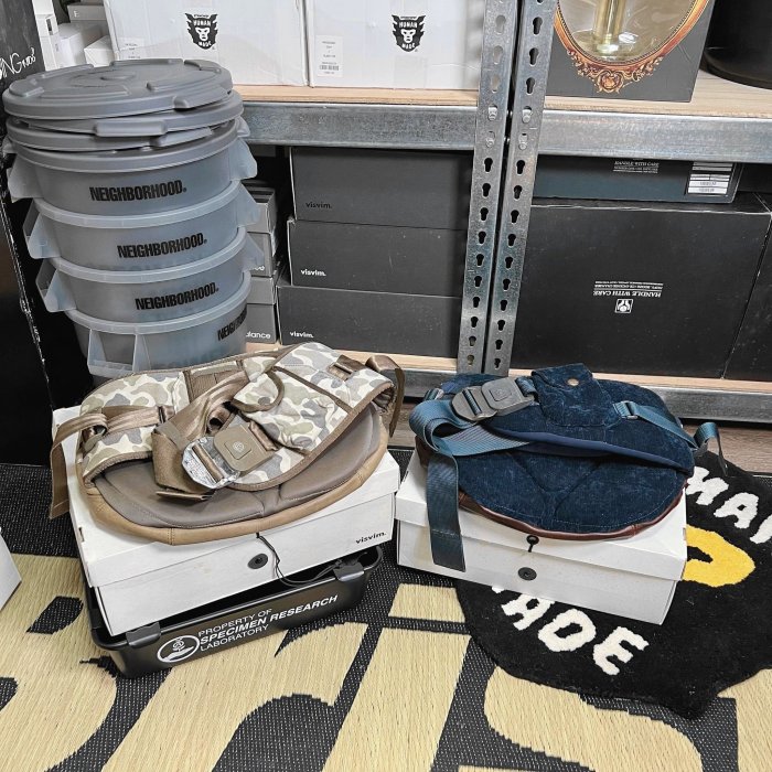 送料無料!! 希少 VISVIM BALLISTIC LUMBAR 8L SOPH NAVY / ブックレット2冊 おまけ 65IA0347 PK02 VISVIM ビズビム BALLISTIC LUMBAR 8L ボディバッグ 公式通販