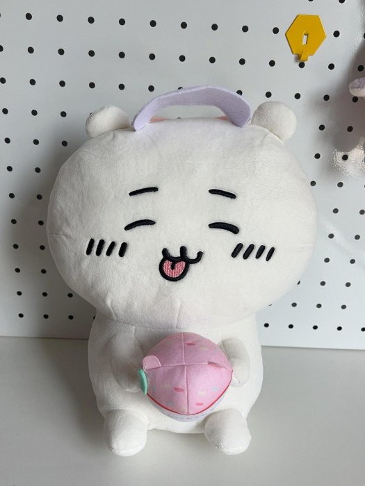 嚴選吉伊卡哇chiikawa冰淇淋一番賞A賞毛絨玩偶，尺寸30cm，手感軟糯做工精緻，適合收藏或送禮 冰淇淋、一番賞、收藏品