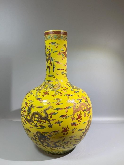 晚清嘉慶黃釉粉彩天球瓶，全品嚴選古董收藏佳品80年代收藏珍稀器血溫馨