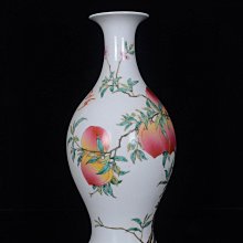 清雍正粉彩寿桃紋橄欖瓶 景徳鎮 陶磁器 装飾品 現代工芸品 美術品 置物 清雍正粉彩寿桃紋橄欖瓶 景徳鎮 陶磁器 装飾品 現代工芸品 美術