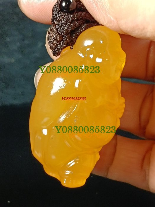 品名:印尼金田黃彌勒佛掛件行情不好做，家中印石。篆刻印章石料壽山石