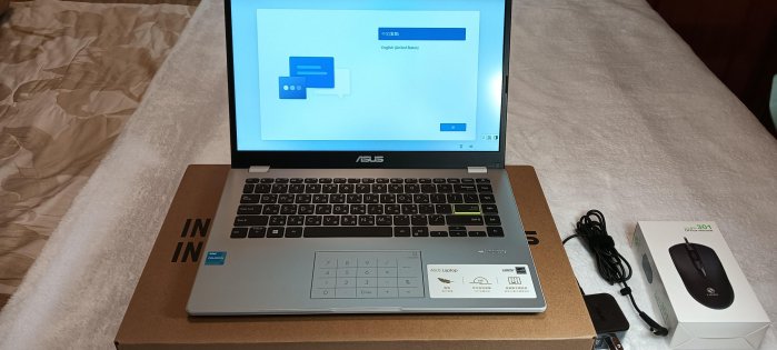 9.9新 ASUS E410KA-0051WN4500夢幻白(4G/128G/Win11)14吋製造日期2023/5