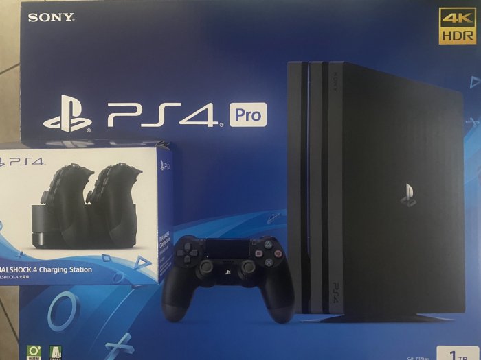 二手 台中可以面交 含座充 SONY PS4 PRO 主機 1TB 7117B 型號 遊戲機 二手品
