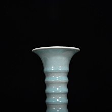可議價宋汝窯天青釉炫紋長頸瓶（宋徽宗御賜東宮太子御用）款高41厘米寬