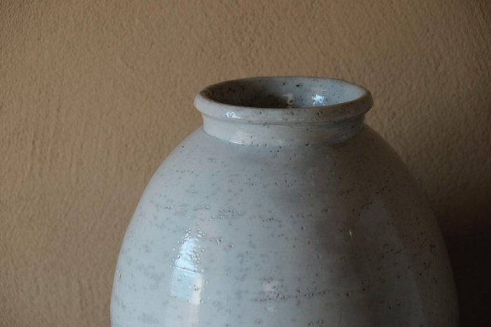 李朝 青白瓷 18世紀李朝白瓷提燈壺德利款38cm 高麗青瓷月亮罐古雅風味白中發青釉色