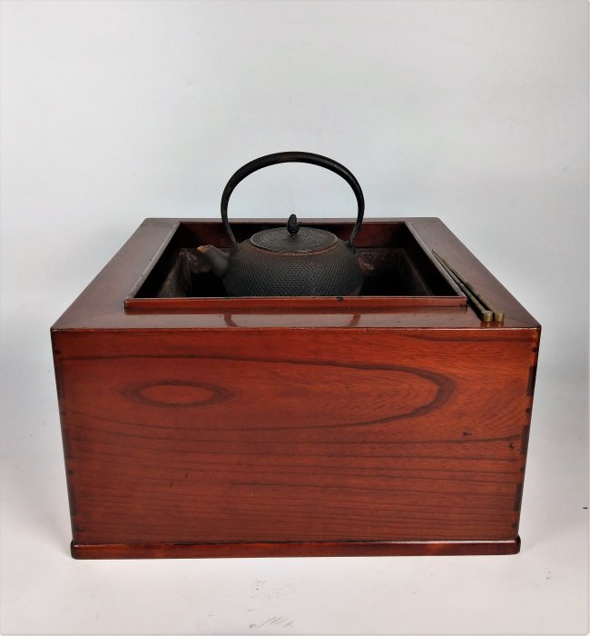 火鉢 角火鉢 木箱 共箱 鬼爪 五徳 茶道具 囲炉裏 火鉢 角火鉢 木箱 共