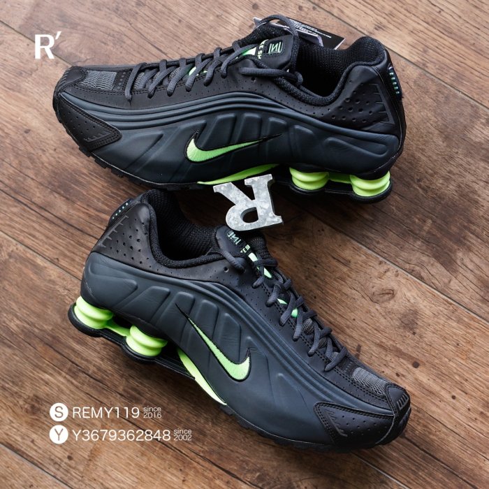 Shox Shoes Nike Shox R4 Ghost Green Nike Shox R4 Sneakers In Green