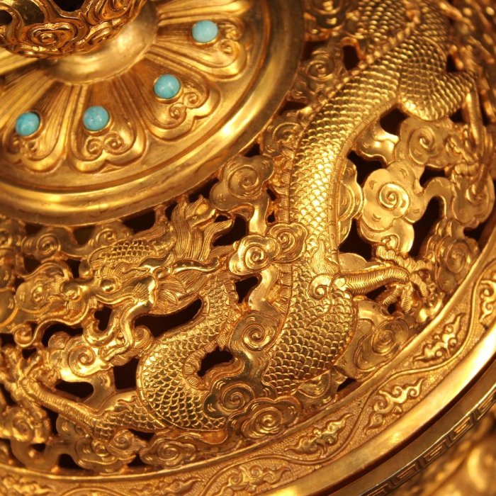 珍品舊藏收純銅高浮雕鏨刻雕花鏤空工藝鎏金八寶熏香爐工藝精湛款式精美