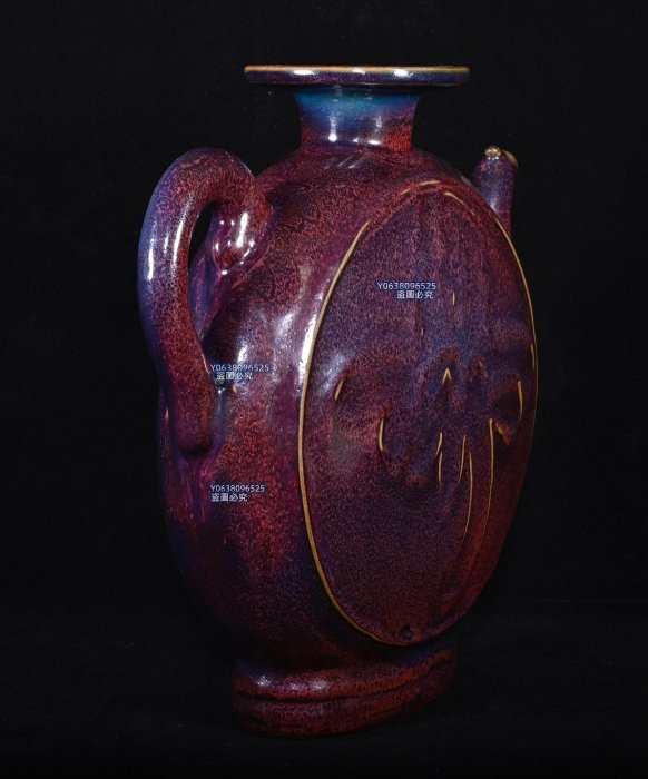 宋钧窑官字款玫瑰紫釉福寿扁壶，高24.5×23.5厘米3001009 鈞窯汝瓷官窯