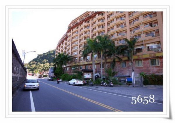 快樂自由行住宿 本月特價台東知本溫泉首選【興東溫泉民宿】免費升等四人房(兩大床). 富岡 綠島.初鹿