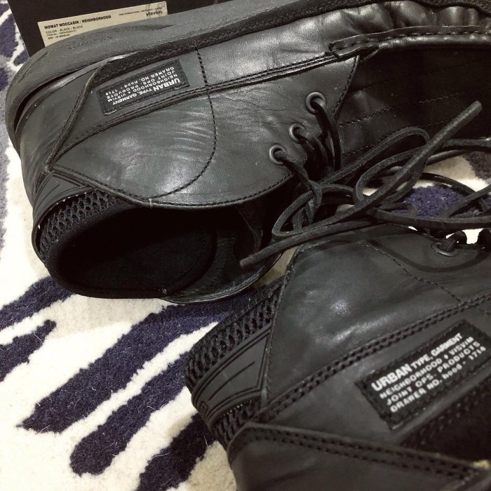 希望商店】VISVIM x NEIGHBORHOOD MOWAT MOCCASIN 經典聯名皮革