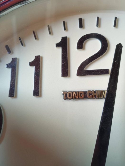 東信TONG CHIN 石英鐘高級掛鐘38*38*厚度6cm 採用SEIKO精工機芯