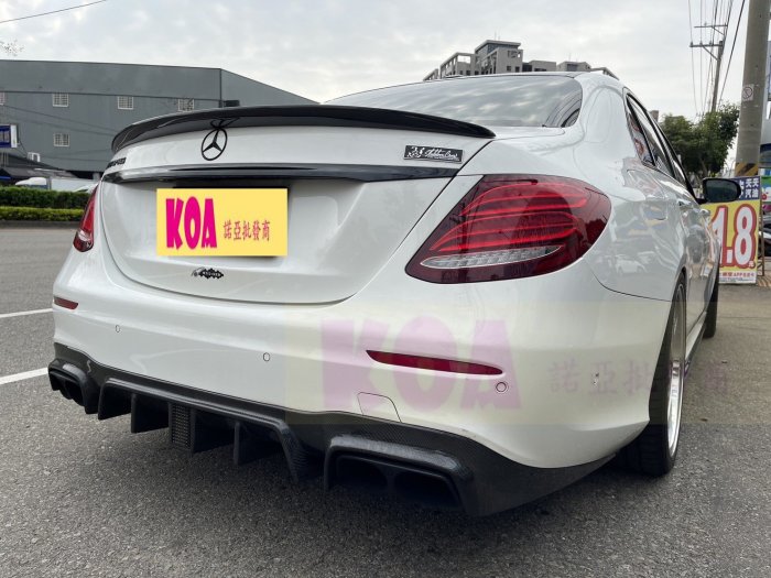 全新 賓士 W213 AMG 專用 改裝 BRABUS 樣式 巴博斯 樣式 卡夢 碳纖維 後下巴 空力套件