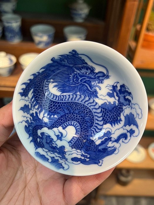 景德鎮手繪青花海水龍王主人杯純手工滿繪龍紋100cc品茗杯釉面細膩油潤