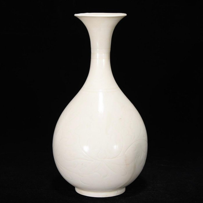 宋定窯刻花卉紋玉壺春瓶，高25.4釐米，直徑13釐米，200306 建窯瓷器官