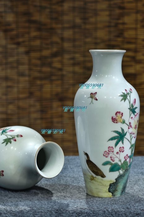 識款【大清乾隆年制】琺瑯彩描金花鳥紋賞瓶一對，瓶身125Z326987 【景