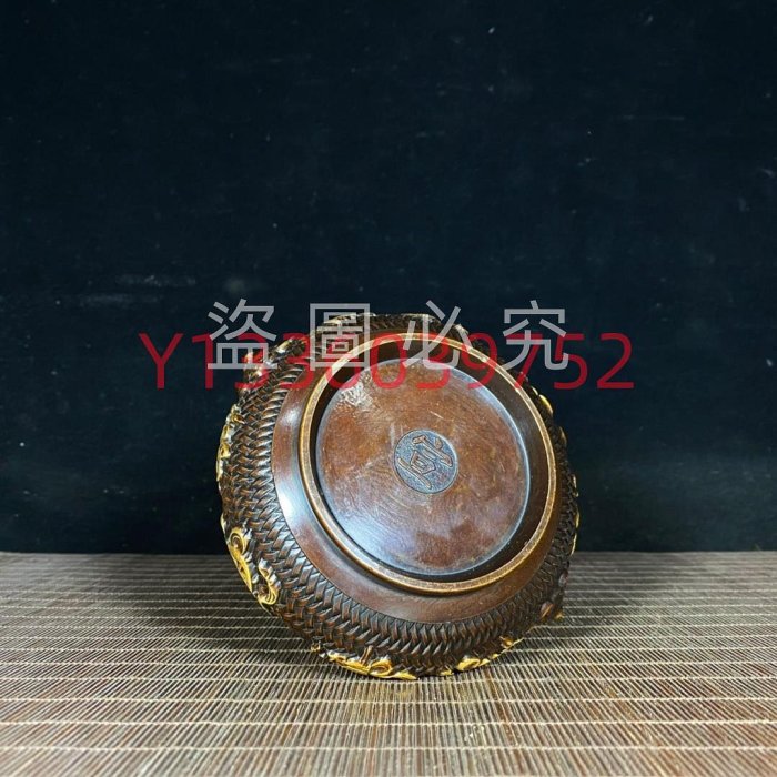 純銅鎏金浮雕吉祥八寶編織紋獅耳五福臨門香爐，高9.5公分，長14公分