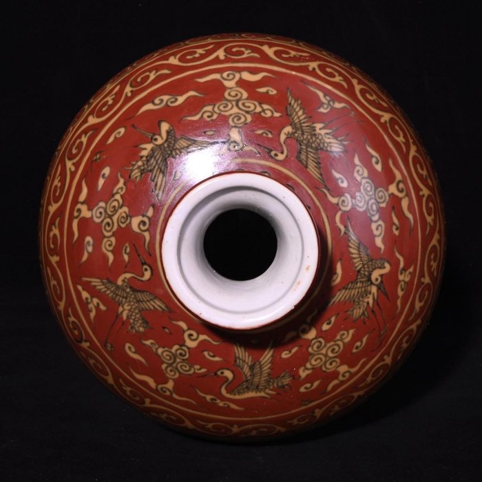 可議價大明嘉靖年制紅底黃釉龍紋梅瓶，高42×22厘米??190028236禦窯