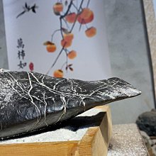 嚴選靈璧石磬天然原石，山水造型伴美紋理，適合魚缸造景擺放，音色晶瑩