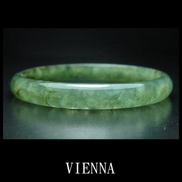 《A貨翡翠》【VIENNA】《手圍18.6/8mm版寬》緬甸玉/冰種艷彩珊瑚綠(橢圓) /玉鐲/手鐲E/E05