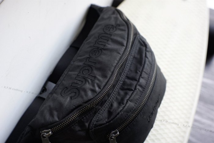 【Supreme】Barbour Waxed Cotton Waist Bag Supreme Barbour Waxed Cotton Waist Bag (SS20) - $98