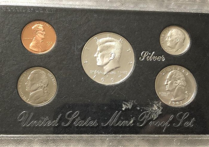 【鑒 寶】（各國銀幣）美國1997年精製銀套幣5枚全套（完未品） HZ234