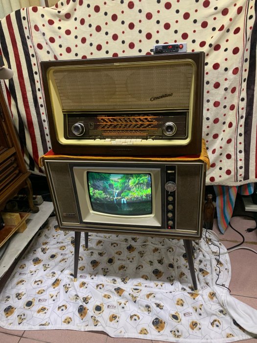 古董電視 維修 真空管收音機 黑膠電唱機 維修  改裝藍芽 無線WIFI 播放  請看說明