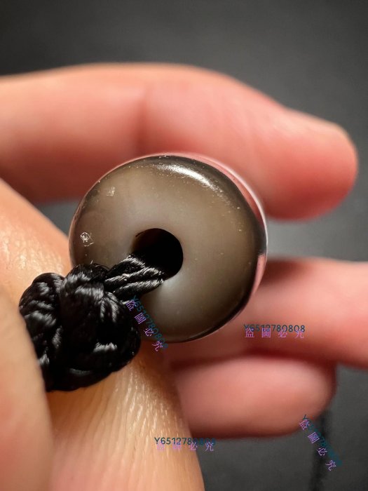 天珠 臺灣建成精挑黑白十字六眼天珠整體特別規矩的一顆建成雙虎牙天珠用料油