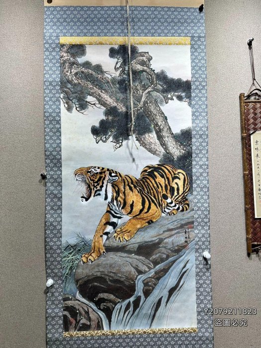 可議價)-于右任好友，臺灣著名畫虎名家章思統真跡，紙本手繪，日本原裝