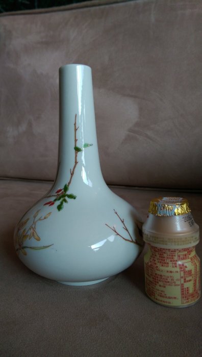 中華民國臺灣省菸酒公賣局仿國立故宮博物院藏品琺瑯花卉錐把瓶| Yahoo拍賣