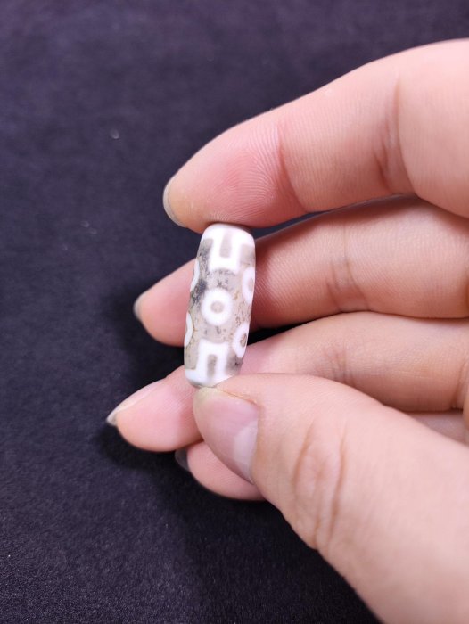 二手】臺工供白豪七眼天珠尺寸：29*11左瑪瑙材質優秀顏色也特別
