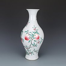 清雍正粉彩寿桃紋橄欖瓶 景徳鎮 陶磁器 装飾品 現代工芸品 美術品 置物 清雍正粉彩寿桃紋橄欖瓶 景徳鎮 陶磁器 装飾品 現代工芸